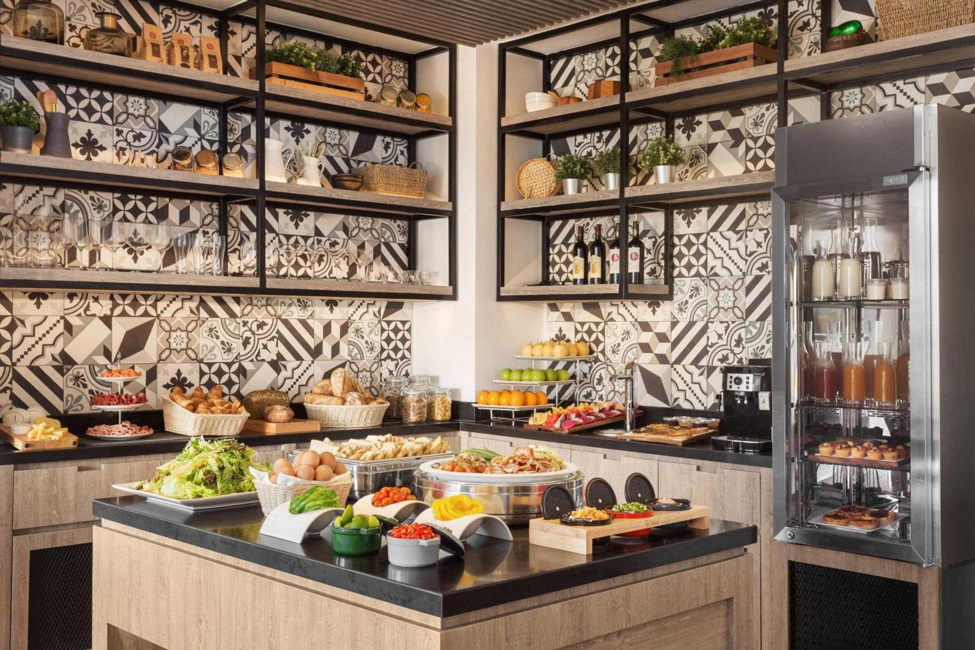 Courtyard By Marriott Phnom Penh Hotell Eksteriør bilde