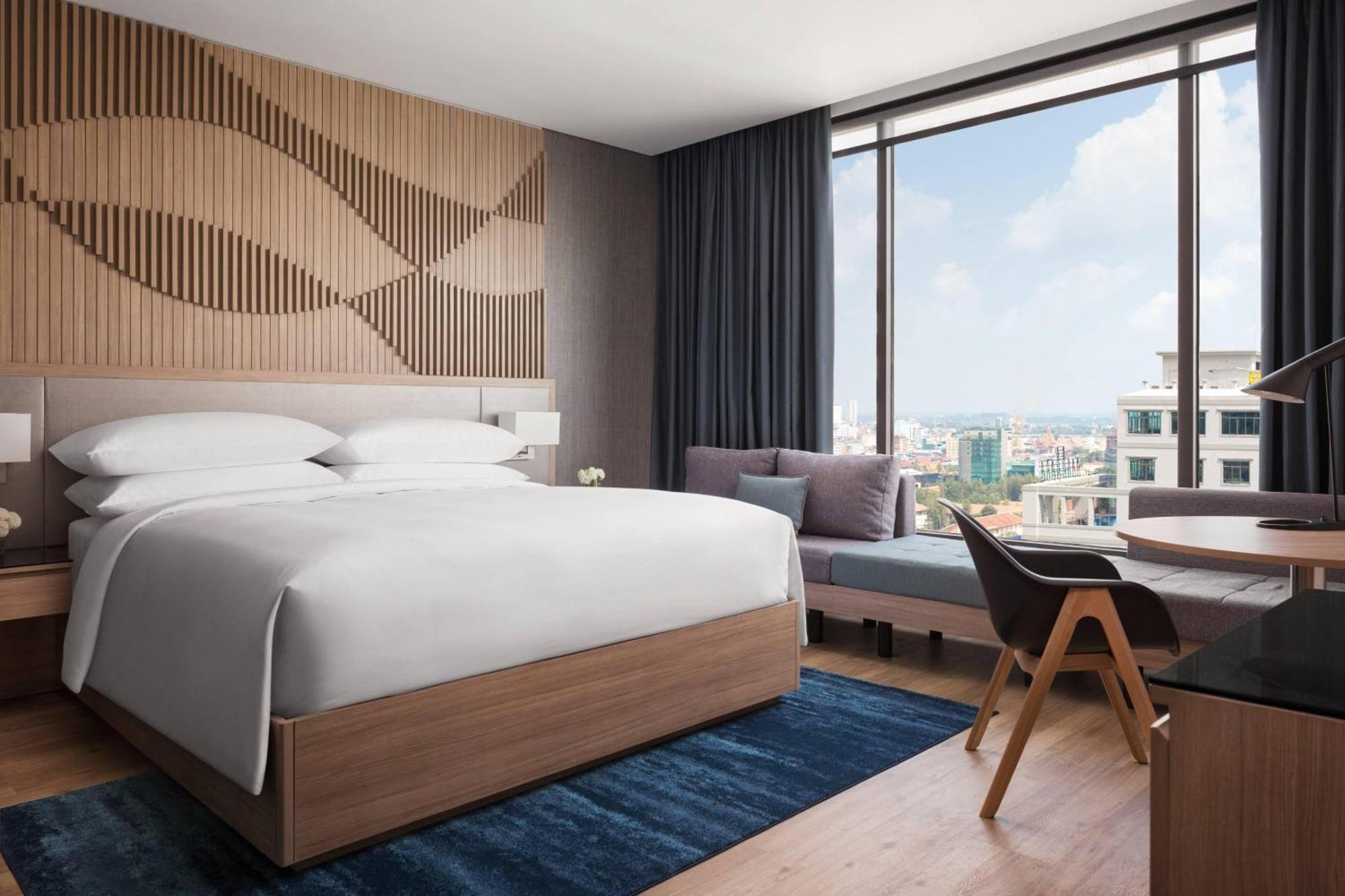 Courtyard By Marriott Phnom Penh Hotell Eksteriør bilde