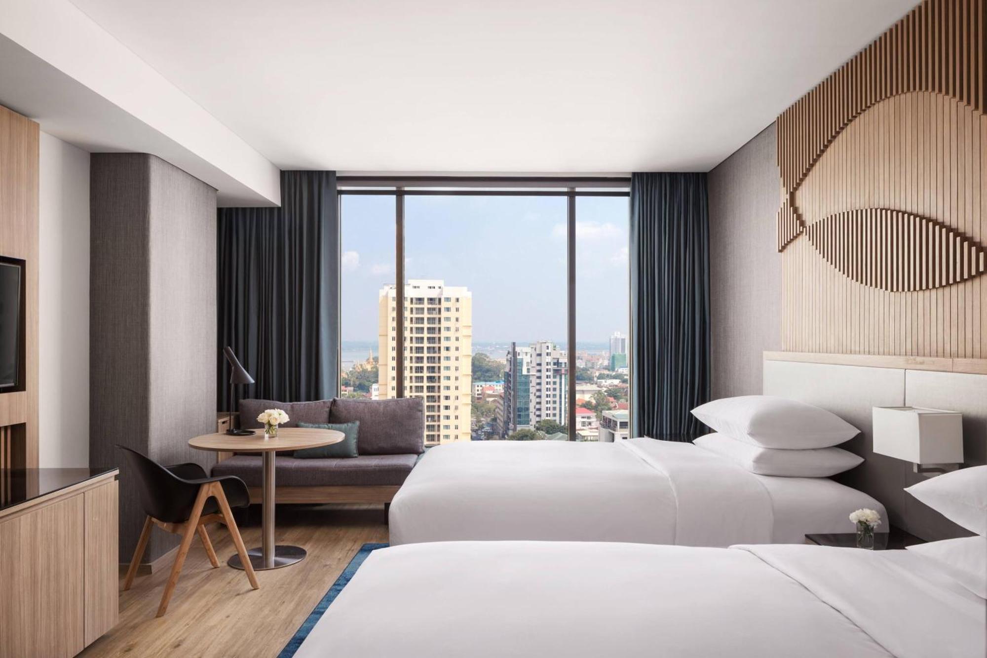 Courtyard By Marriott Phnom Penh Hotell Eksteriør bilde